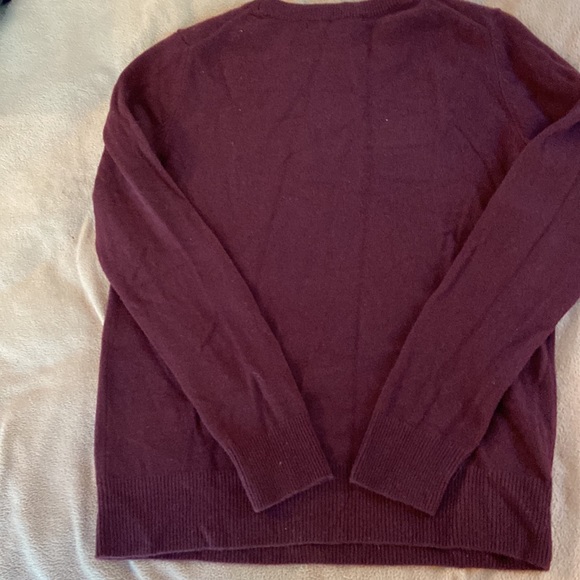 NWT Quince small burgundy 100% cashmere sweater  Ptp 18in length 23in - Picture 4 of 4